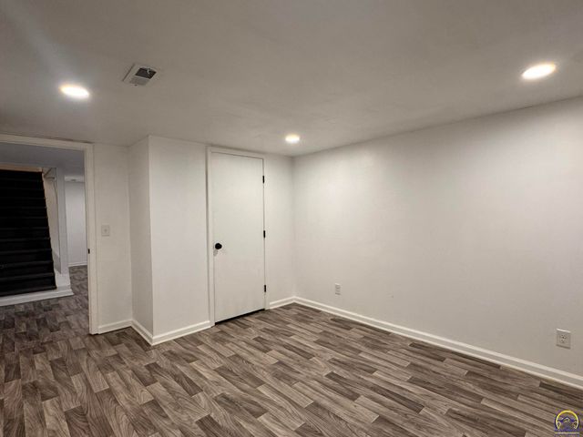 317 SW Hillside DR, Topeka, KS 66611