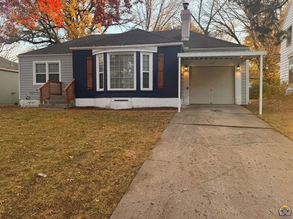 317 SW Hillside DR, Topeka, KS 66611