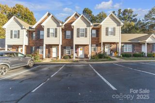 1096 22nd Street NE 303, Hickory, NC 28601