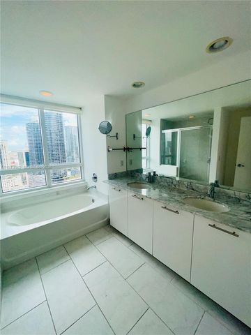 951 Brickell Ave 3211, Miami, FL 33131