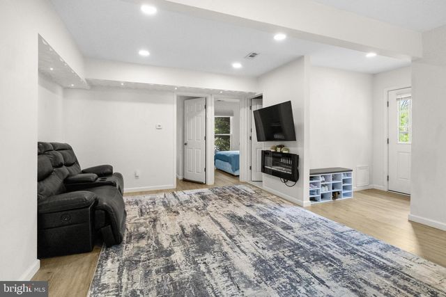 1007 FAWN DR, Southampton, PA 18966