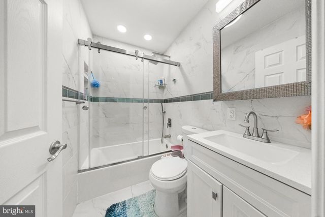 1007 FAWN DR, Southampton, PA 18966
