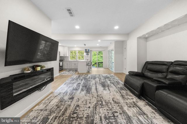 1007 FAWN DR, Southampton, PA 18966