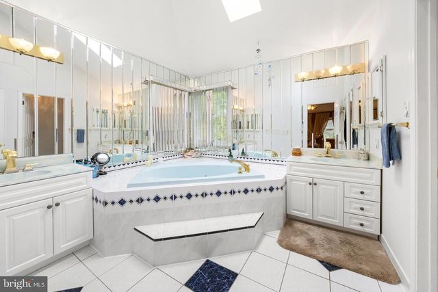 1007 FAWN DR, Southampton, PA 18966