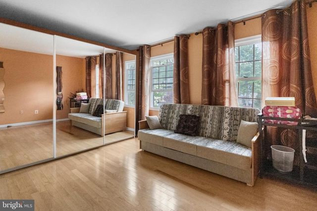 1007 FAWN DR, Southampton, PA 18966