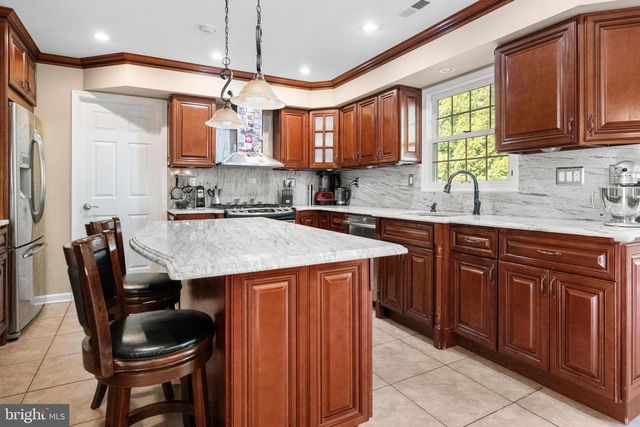 1007 FAWN DR, Southampton, PA 18966