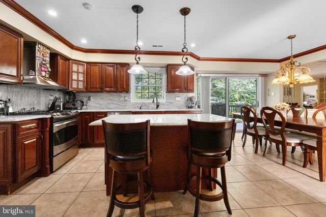 1007 FAWN DR, Southampton, PA 18966