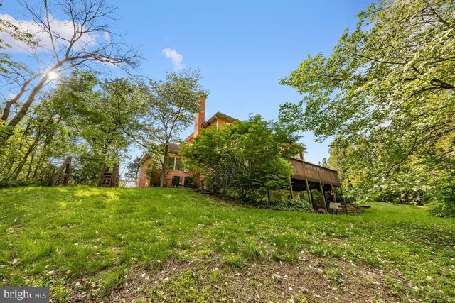 1007 FAWN DR, Southampton, PA 18966