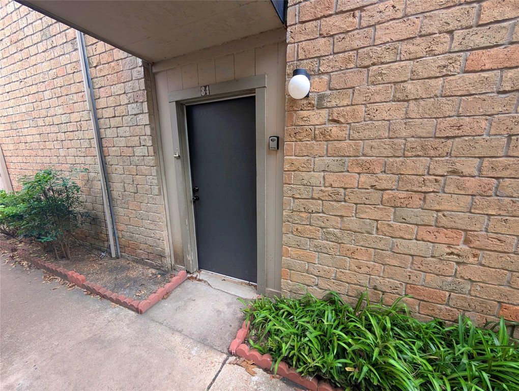 5550 N Braeswood Boulevard 84, Houston, TX 77096