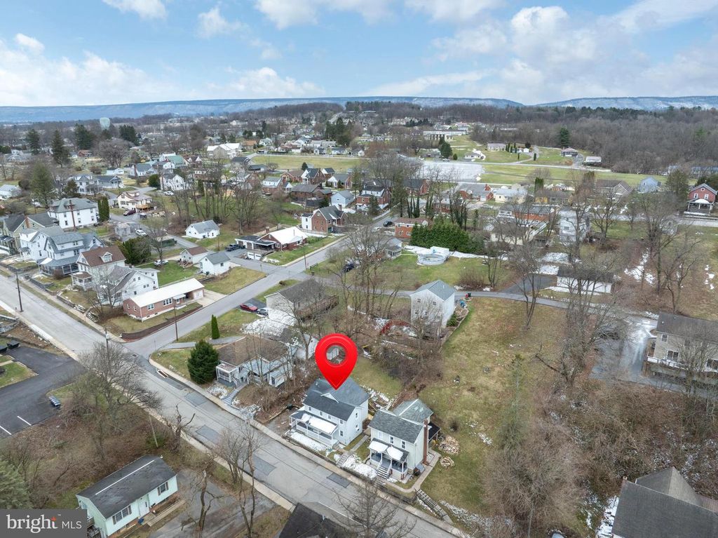 Image 15 of property listing at 328 E LOGAN ST, Bellefonte, PA 16823