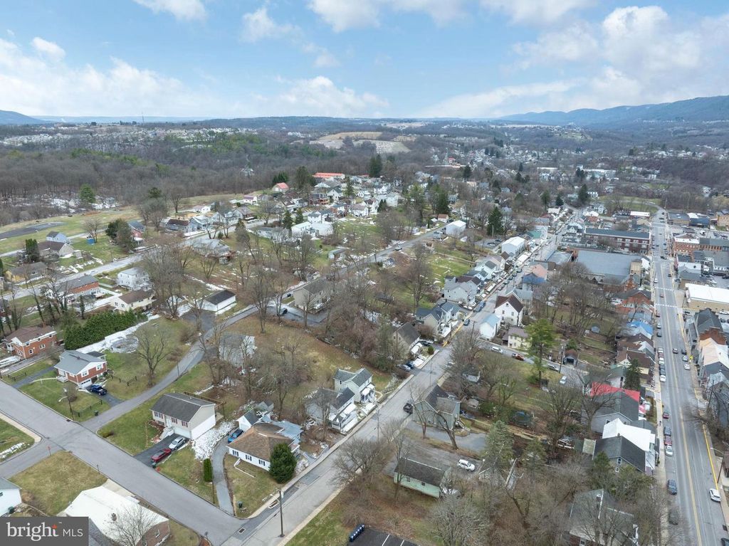 Image 16 of property listing at 328 E LOGAN ST, Bellefonte, PA 16823