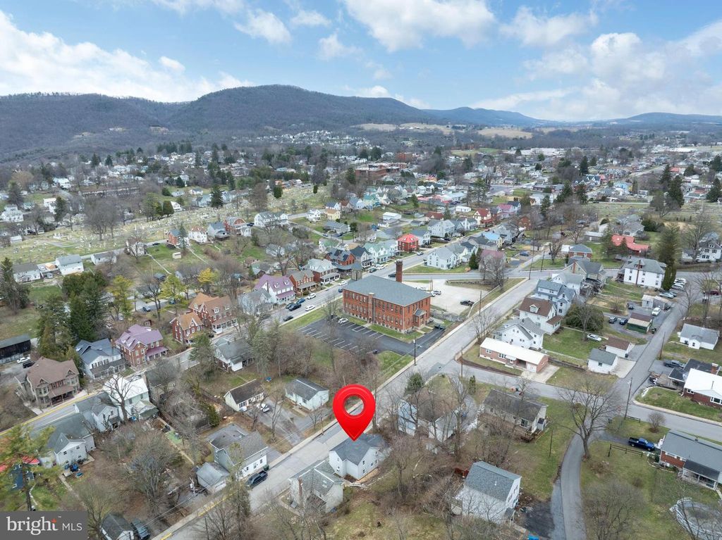 Image 21 of property listing at 328 E LOGAN ST, Bellefonte, PA 16823