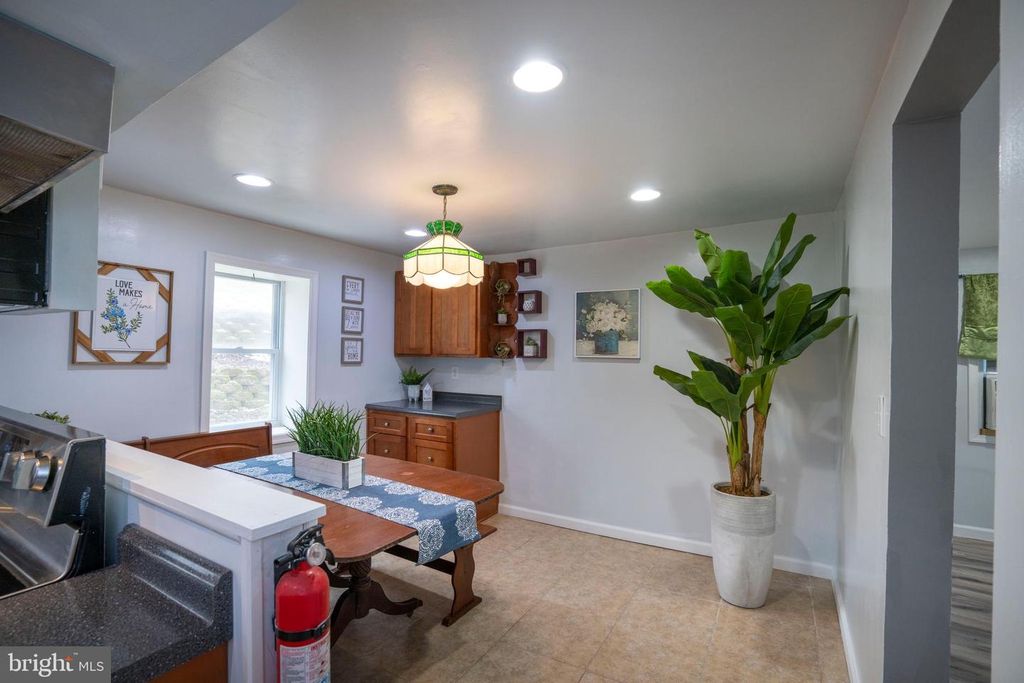 Image 3 of property listing at 328 E LOGAN ST, Bellefonte, PA 16823