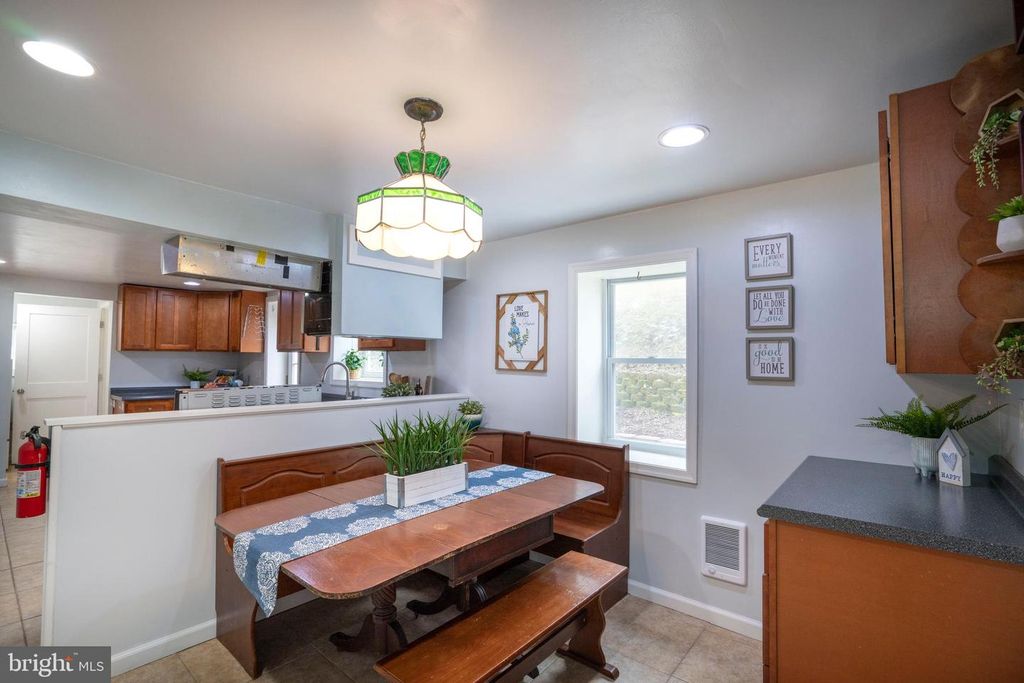 Image 34 of property listing at 328 E LOGAN ST, Bellefonte, PA 16823