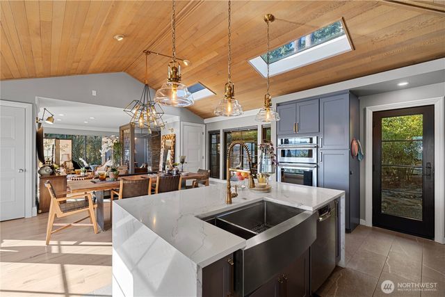 5425 SE 96th Avenue, Mercer Island, WA 98040