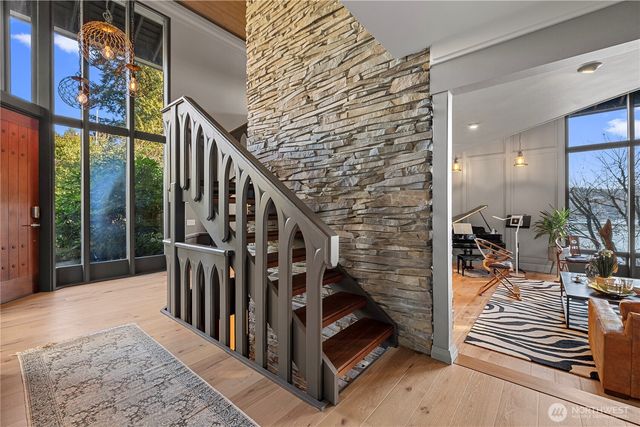 5425 SE 96th Avenue, Mercer Island, WA 98040