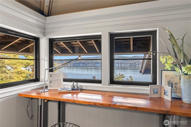 5425 SE 96th Avenue, Mercer Island, WA 98040