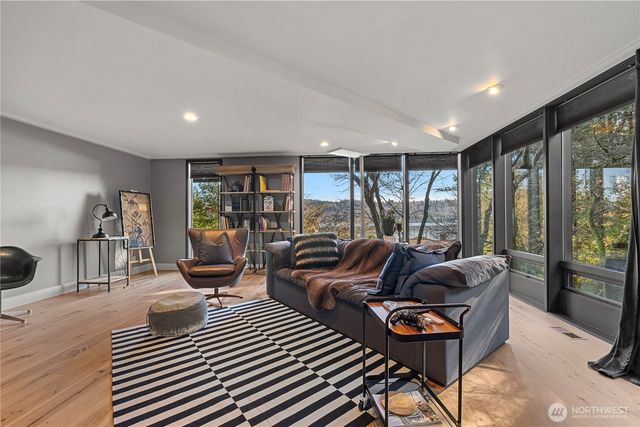 5425 SE 96th Avenue, Mercer Island, WA 98040