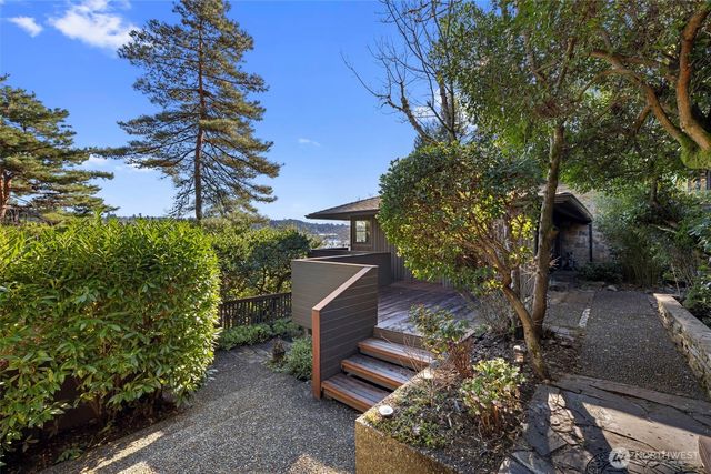 5425 SE 96th Avenue, Mercer Island, WA 98040