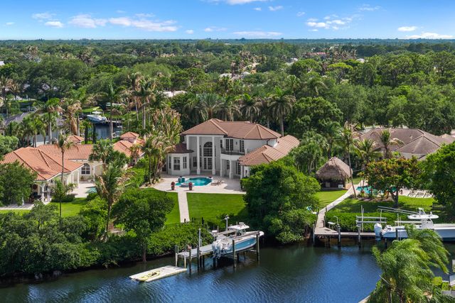 8709 SE Compass Island Way, Jupiter, FL 33458