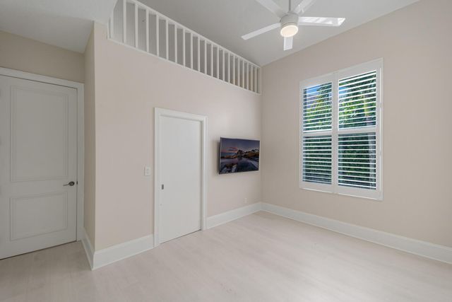 8709 SE Compass Island Way, Jupiter, FL 33458