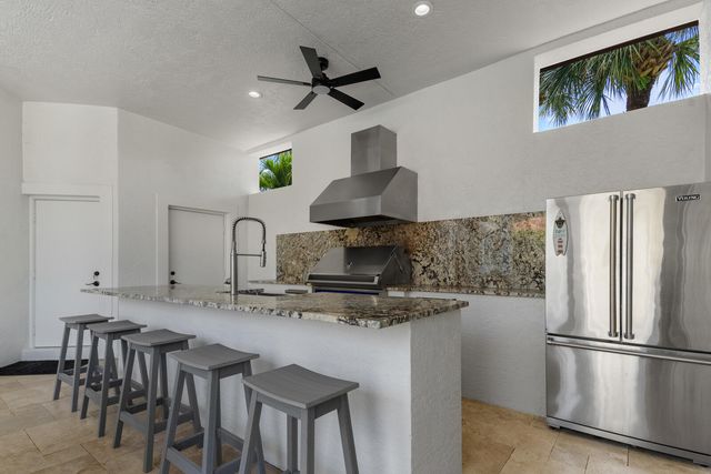 8709 SE Compass Island Way, Jupiter, FL 33458