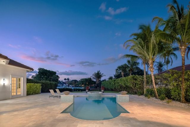 8709 SE Compass Island Way, Jupiter, FL 33458