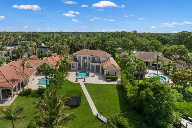 8709 SE Compass Island Way, Jupiter, FL 33458