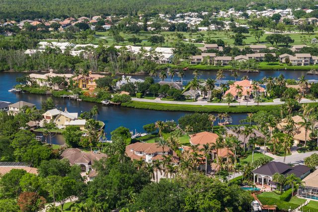 8709 SE Compass Island Way, Jupiter, FL 33458