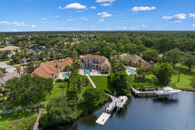 8709 SE Compass Island Way, Jupiter, FL 33458