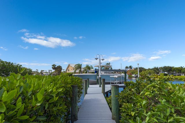 8709 SE Compass Island Way, Jupiter, FL 33458