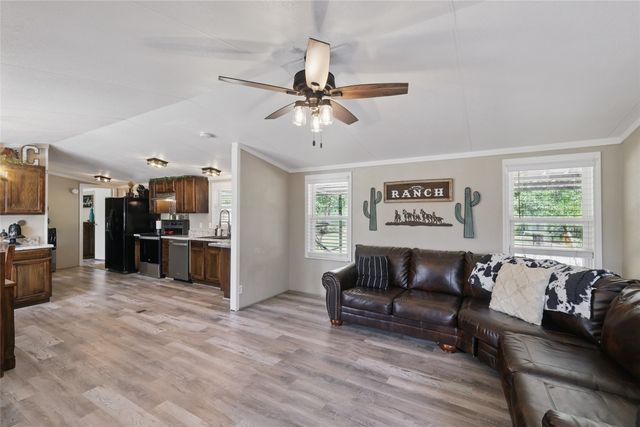 504 Wild Hill Oak Drive, Springtown, TX 76082