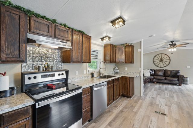 504 Wild Hill Oak Drive, Springtown, TX 76082