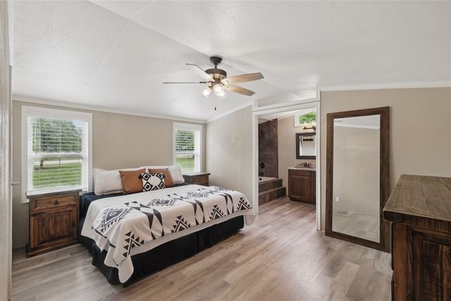 504 Wild Hill Oak Drive, Springtown, TX 76082