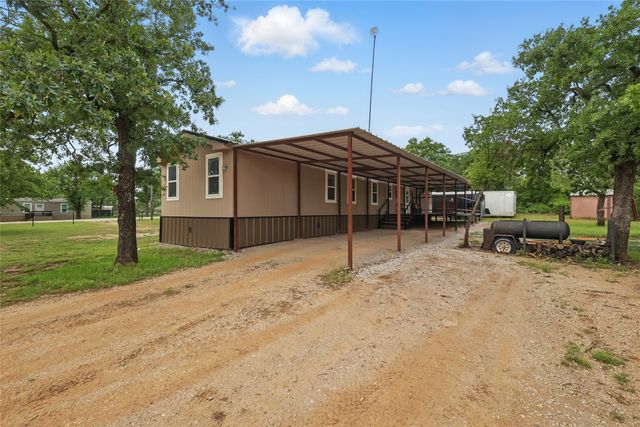 504 Wild Hill Oak Drive, Springtown, TX 76082