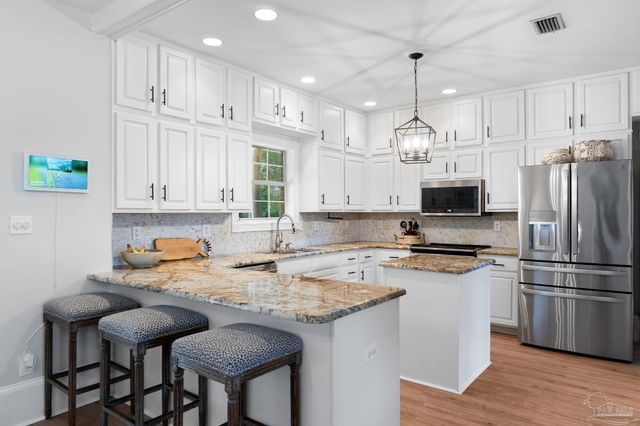 5117 Pine Hollow Dr, Pensacola, FL 32505