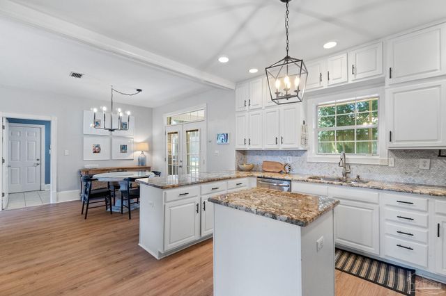 5117 Pine Hollow Dr, Pensacola, FL 32505