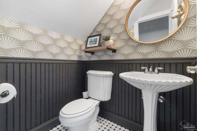 5117 Pine Hollow Dr, Pensacola, FL 32505