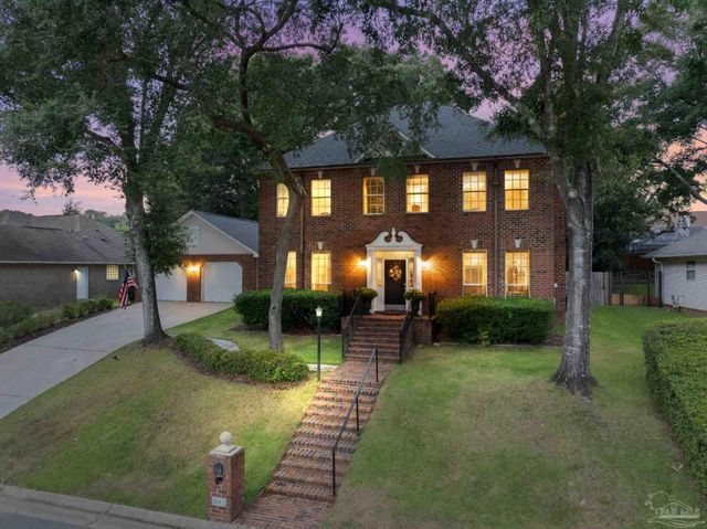 5117 Pine Hollow Dr, Pensacola, FL 32505