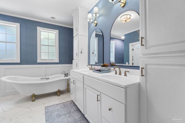 5117 Pine Hollow Dr, Pensacola, FL 32505