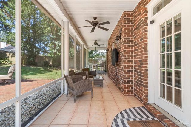 5117 Pine Hollow Dr, Pensacola, FL 32505