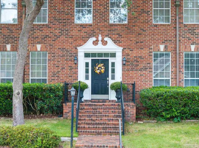 5117 Pine Hollow Dr, Pensacola, FL 32505