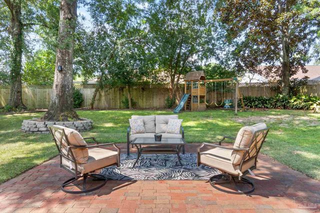 5117 Pine Hollow Dr, Pensacola, FL 32505