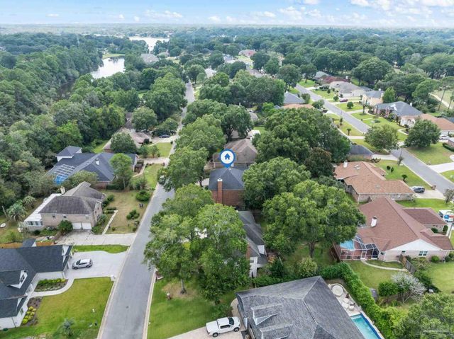 5117 Pine Hollow Dr, Pensacola, FL 32505