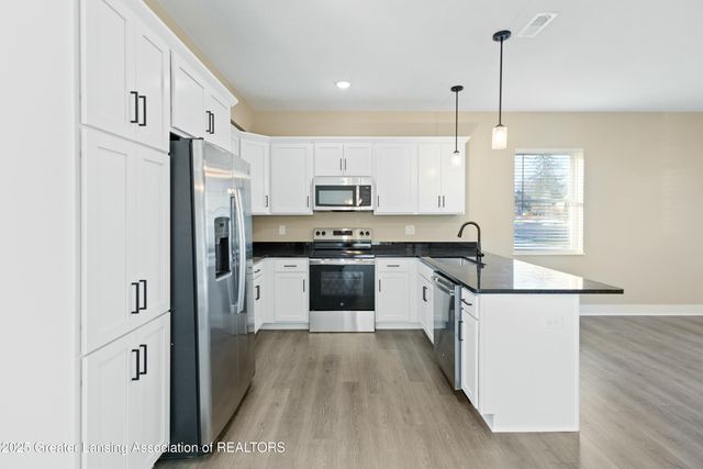 422 N Martin Luther King Jr Boulevard, Lansing, MI 48915