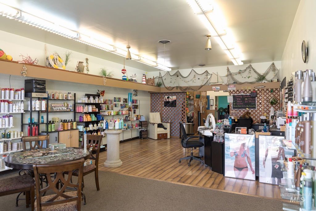 140 S Oregon State, Ontario, OR 97914 photo 2