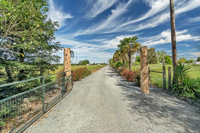 12354 Hobday Rd, Wilton, CA 95693