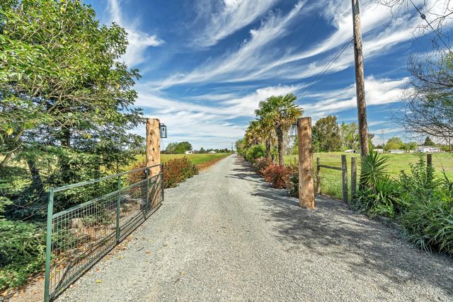 12354 Hobday Rd, Wilton, CA 95693