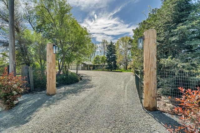 12354 Hobday Rd, Wilton, CA 95693