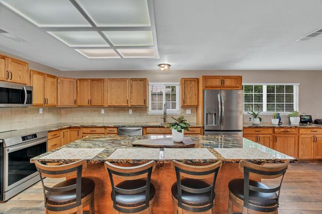 12354 Hobday Rd, Wilton, CA 95693